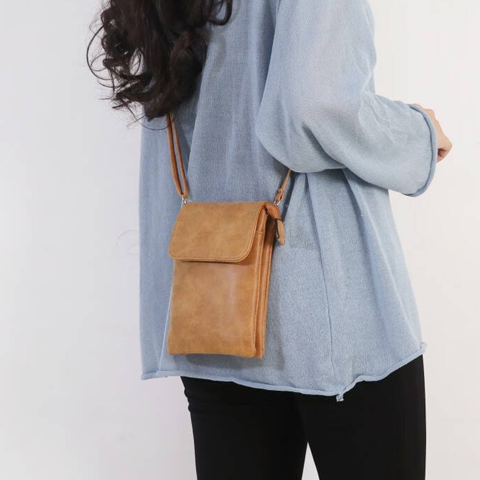 Adjustable Phone Pouch, Light & Secure