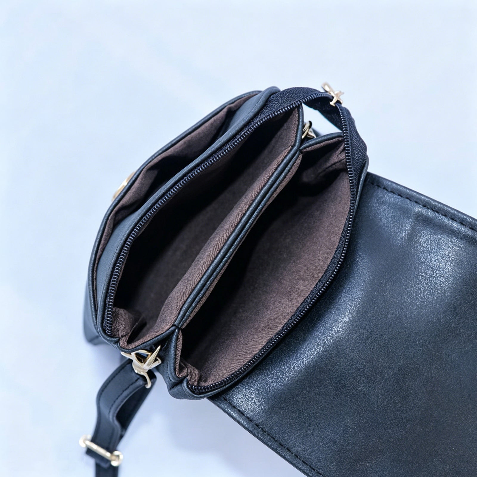 Adjustable Phone Pouch, Light & Secure